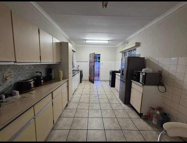 3 BEDROOM HOUSE FOR SALE IN ROODIA